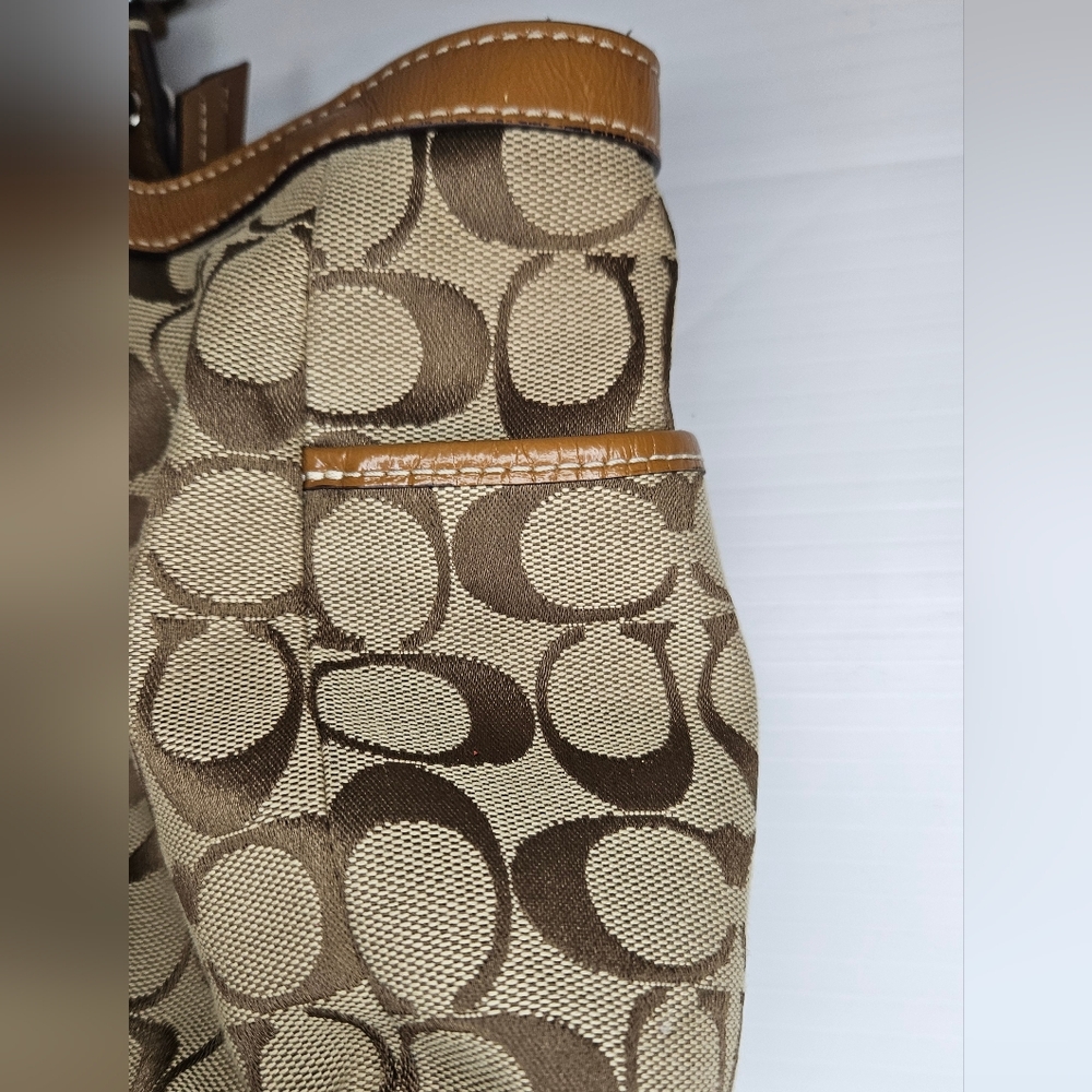 Coach Brown Signature Gallery Tote – Medium Canvas & Leather – Tan – Zip - Picture 13 of 16